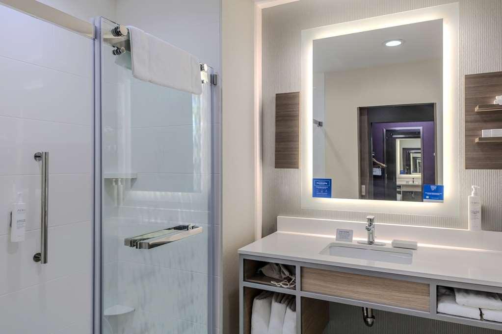 Hilton Garden Inn Detroit Utica, Mi Clinton Township Номер фото