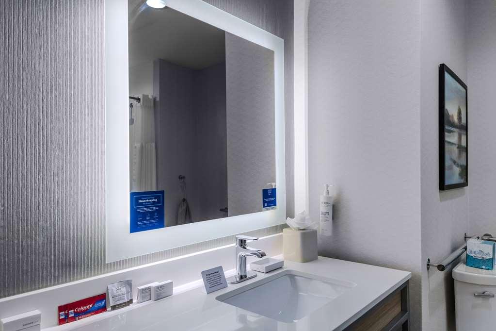 Hilton Garden Inn Detroit Utica, Mi Clinton Township Номер фото